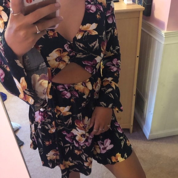 Kendall and kylie cutout dress - Picture 2 of 3